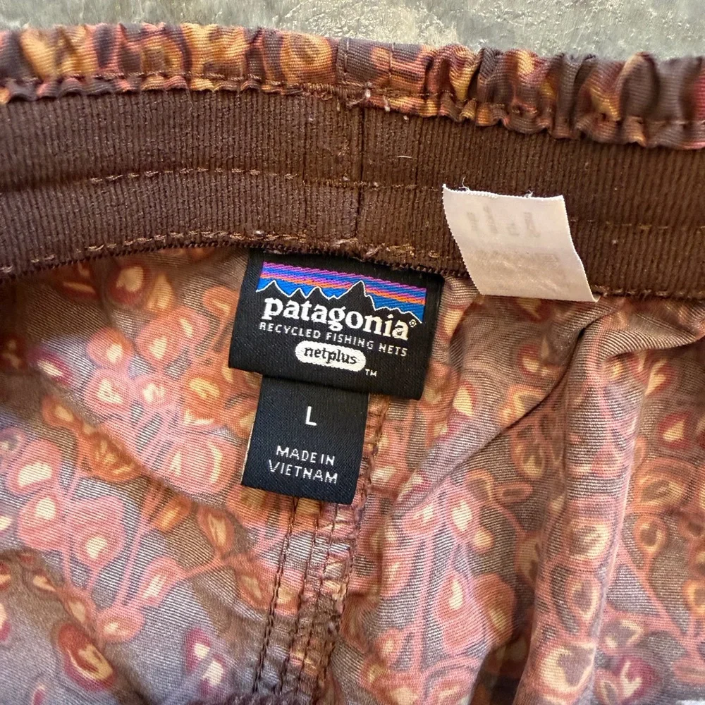 Patagonia Brown Floral Baggies - Picture 4 of 4